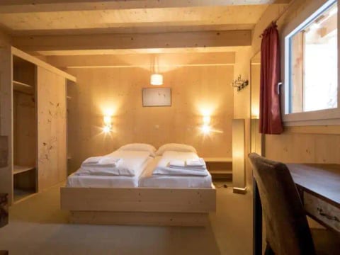 # 20 mit IR-Sauna & Sprudelwanne innen