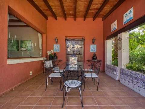 Villa Adelfa