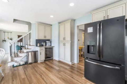 Waterfront Wonder:Lake Views, Quiet, Central, Pets