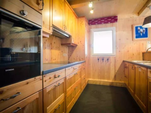 # 8 mit IR-Sauna&Sprudelwanne