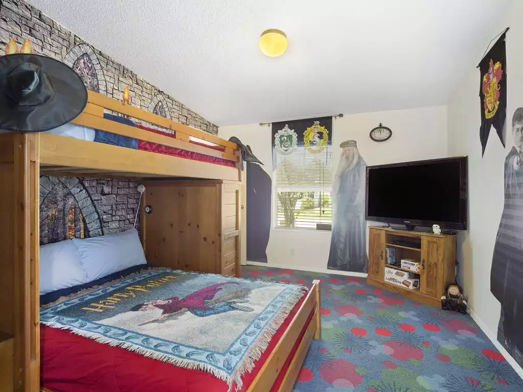 All ages will love the Harry Potter theme room with 52 inch TV & DVD player All ages will love the Harry Potter theme room with 52 inch TV & DVD player - Sleepy at Vista - Kissimmee
