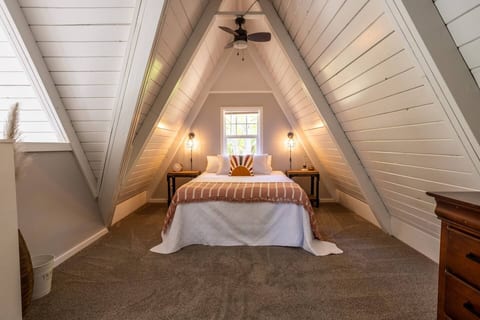 Bed 1 | 2nd Floor | Queen Size