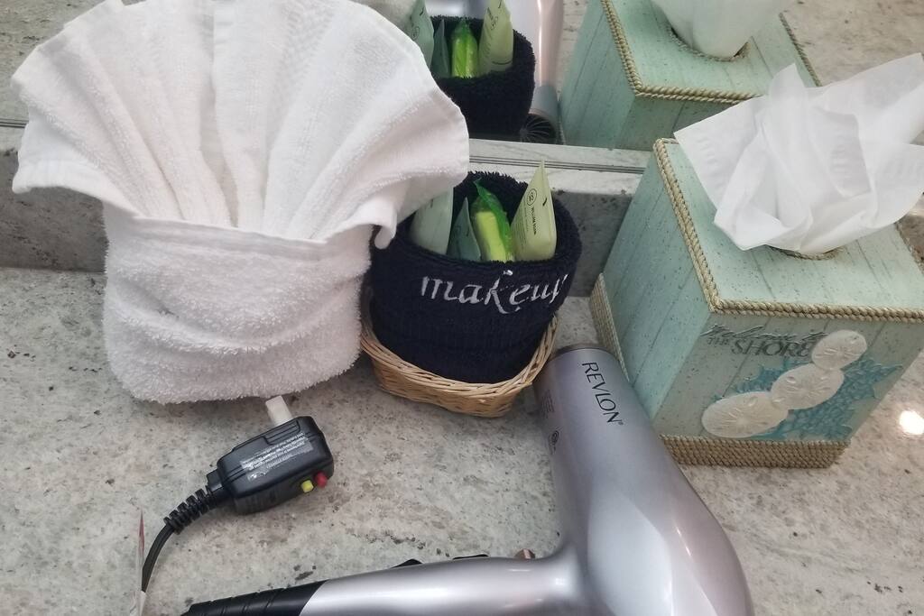 Towels and hairdryer available Towels and hairdryer available - WALK to BEACH from the Blue Pearl Home is a breeze - Inlet Beach