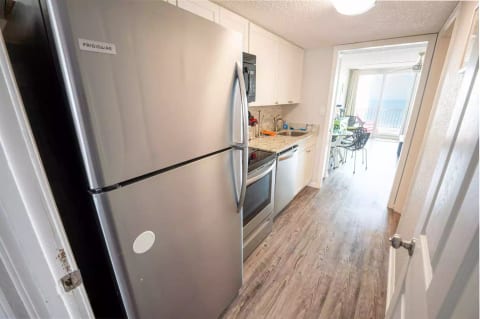 Full Sized Appliances in Kitchen!