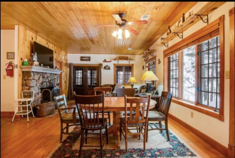 Andy Lee’s Bearskin Cabin
