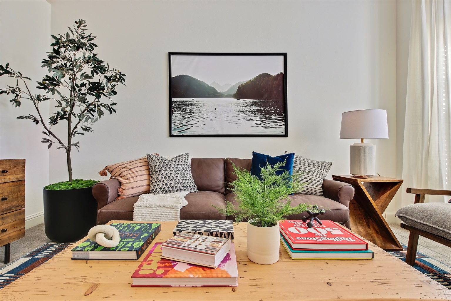 stylish-3br2ba-home-near-park-perfect-for-families-and-friends/