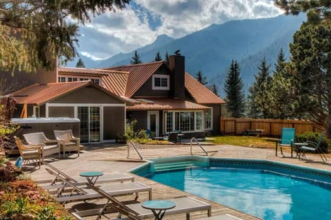 Cascade Chalet at Pikes Peak