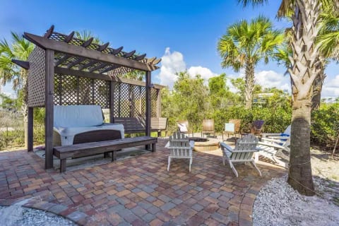 Private hot tub and fire pit