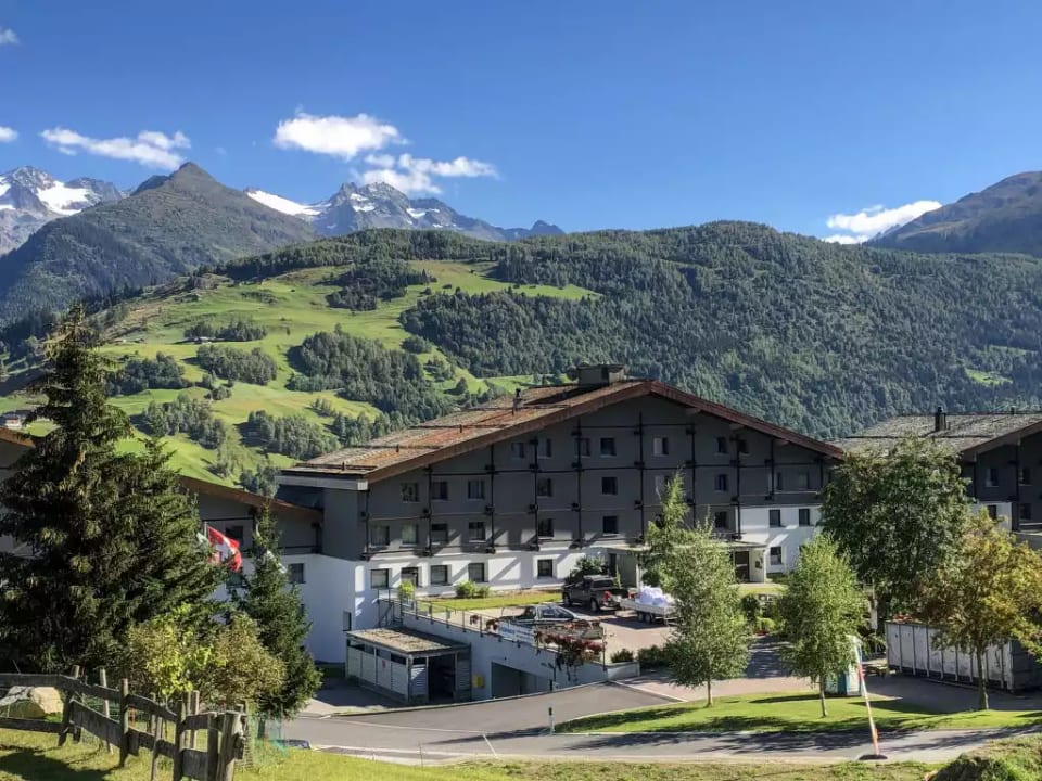 Apt B 093 - Disentis