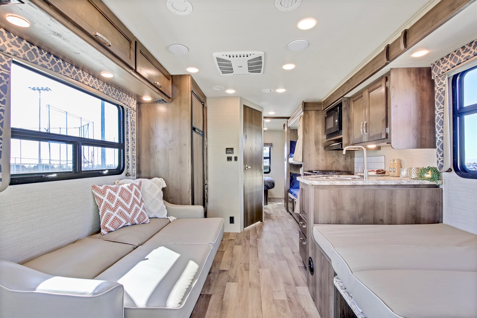 2019-luxury-jayco-redhawk-with-bunk-beds/