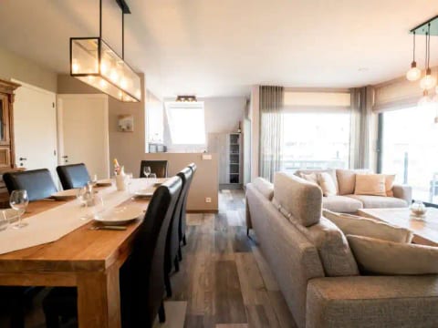 Rochusview.be with parking and terrace