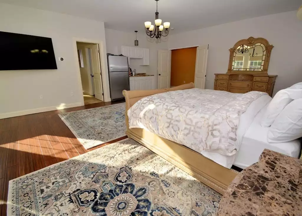 9 Bedroom Saratoga Home+Heated Pool & HotTub - Saratoga Springs 9 Bedroom Saratoga Home+Heated Pool & HotTub - Saratoga Springs
