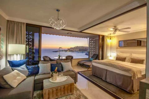 Luxury on the beach with a spectacular view
