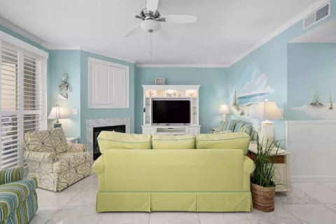Fantastic Ocean Block Condo with Ro