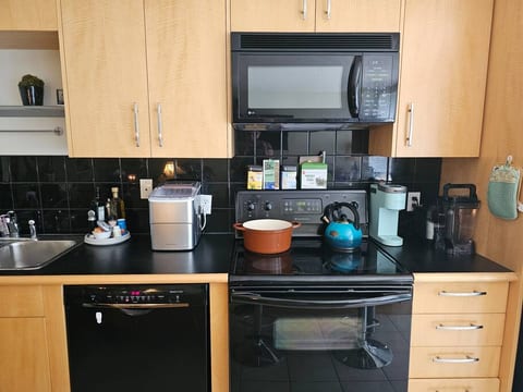 Cook the meal of your dreams in this gourmet kitchen stocked with all the essentials.