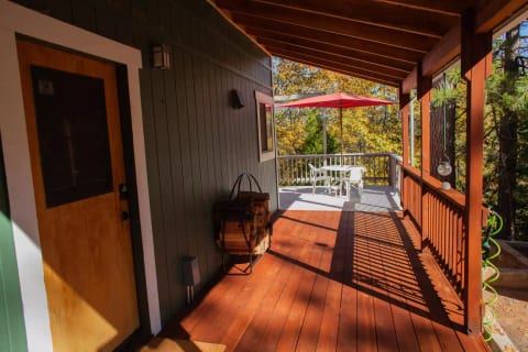 Sanctuary in the sky! Hot tub, Game room, Sleeps 8