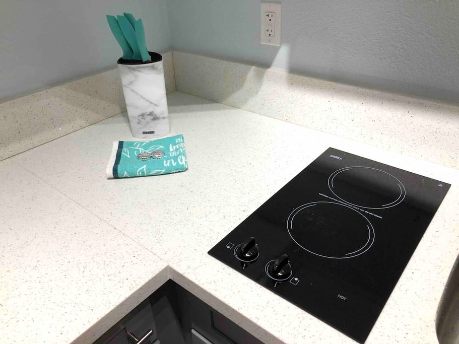 Electric cooktop stove - Urban Private Casita Close to Balboa Park Zoo - San Diego