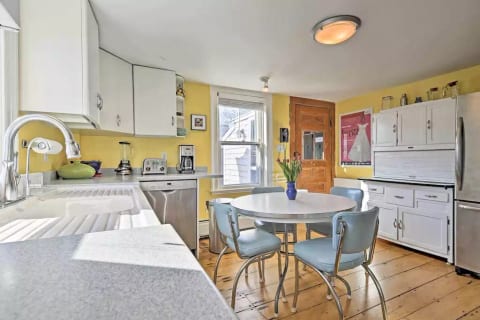Spacious fully equipped eat-in kitchen