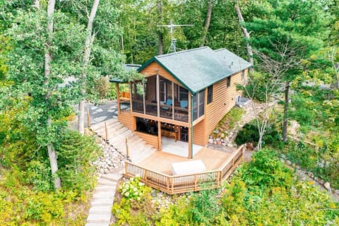 Eagle Ridge Hideaway Cabin