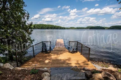 Timber Rock Cottage- Lakefront Muskoka Cottage
