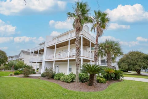 Seas the Breeze, Oceanview, sleeps 10!