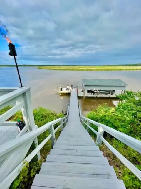 Steps down to the dock.