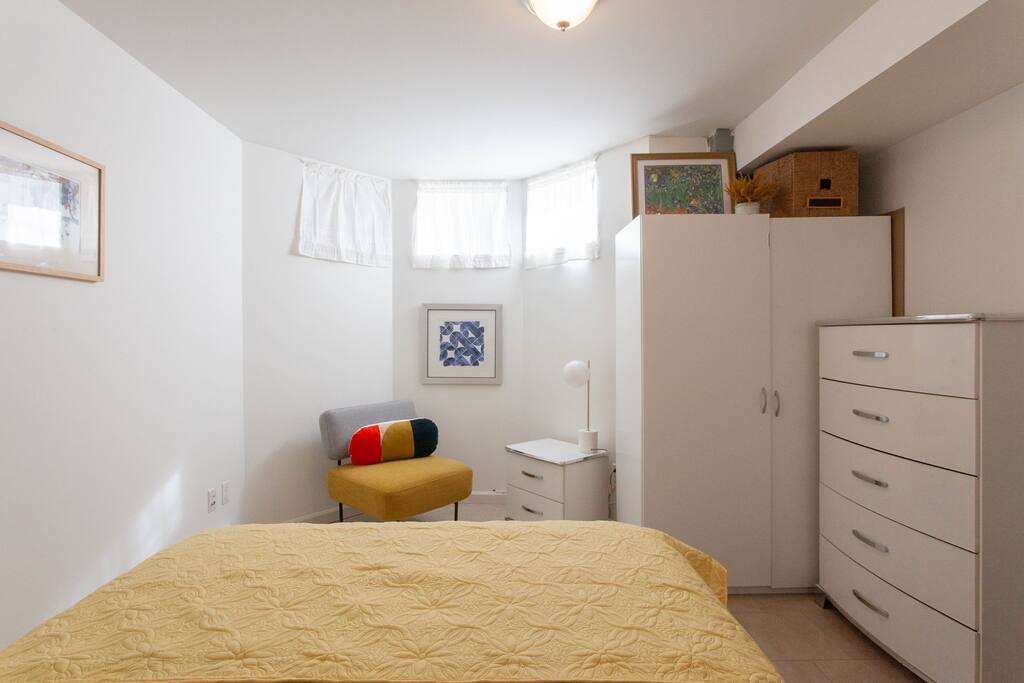 Bedroom - Sunny Mott Haven Townhouse With Garden. - Bronx County