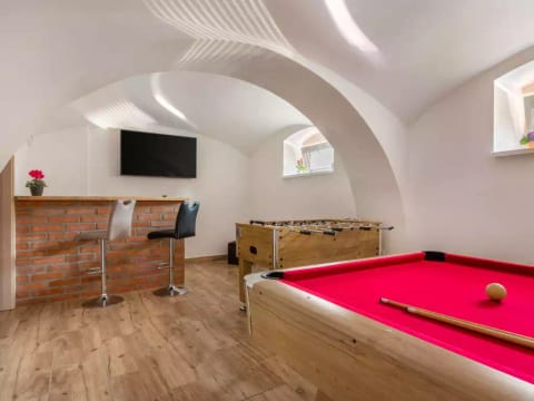 Pool & Wellness Estate