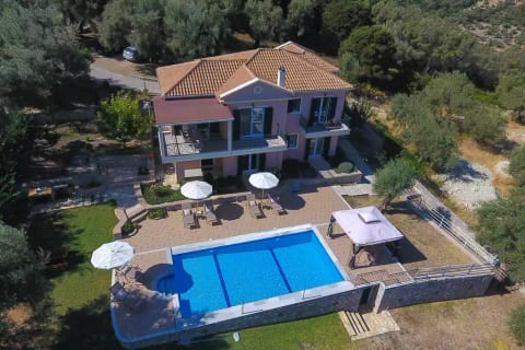Built in nature, private, lux, pool