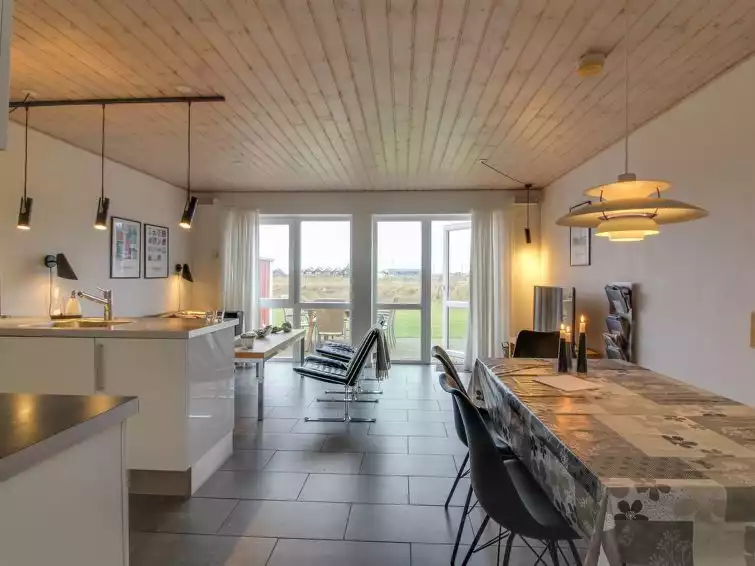 Kitchen-dining-area - Ine - 800m from the sea in NW Jutland - Løkken