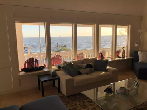 Seabreeze Kemah 3600 sqft Waterfront Home