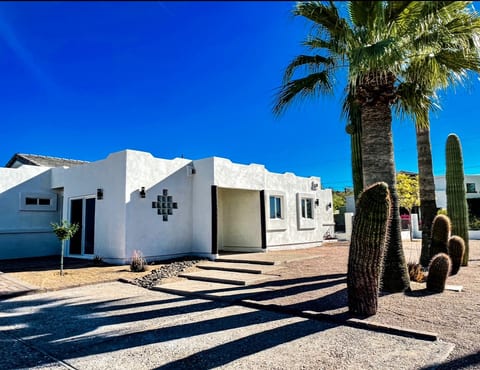 Casa Saguaro