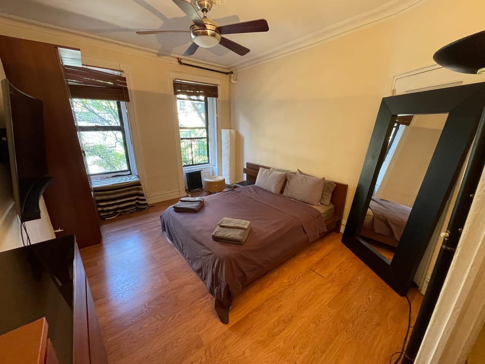 Clean Spacious walk to Central Park Short Term OK - New York