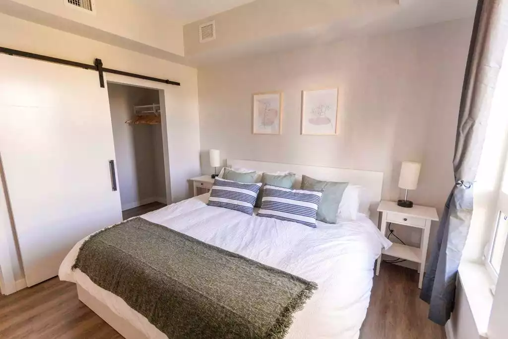 the-knox-downtown-modern-condo-w-2-private-br/