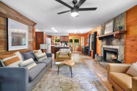 Welcome in! Enjoy the modern decor and cozy vibe.