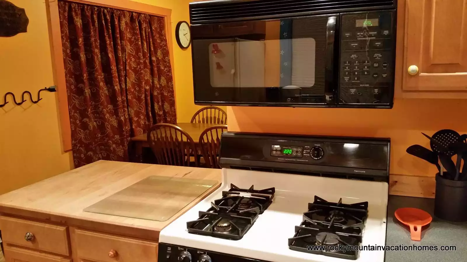 Gas stove and oven