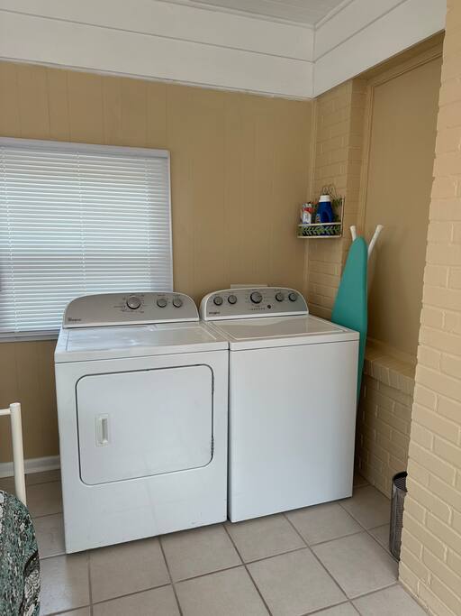 Calypso House- East Hill -9 Miles from the Beach! - Pensacola