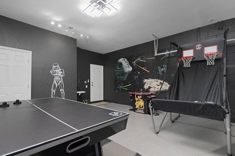 Waterpark! 5 Star 6BR4BA Pool/Game Room/Disney