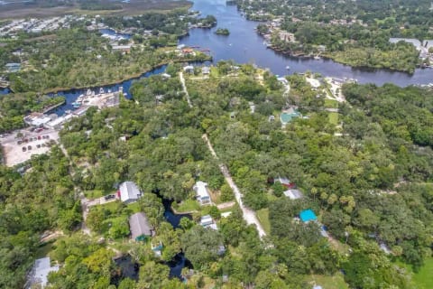Let’s Live Now Canal Cottage