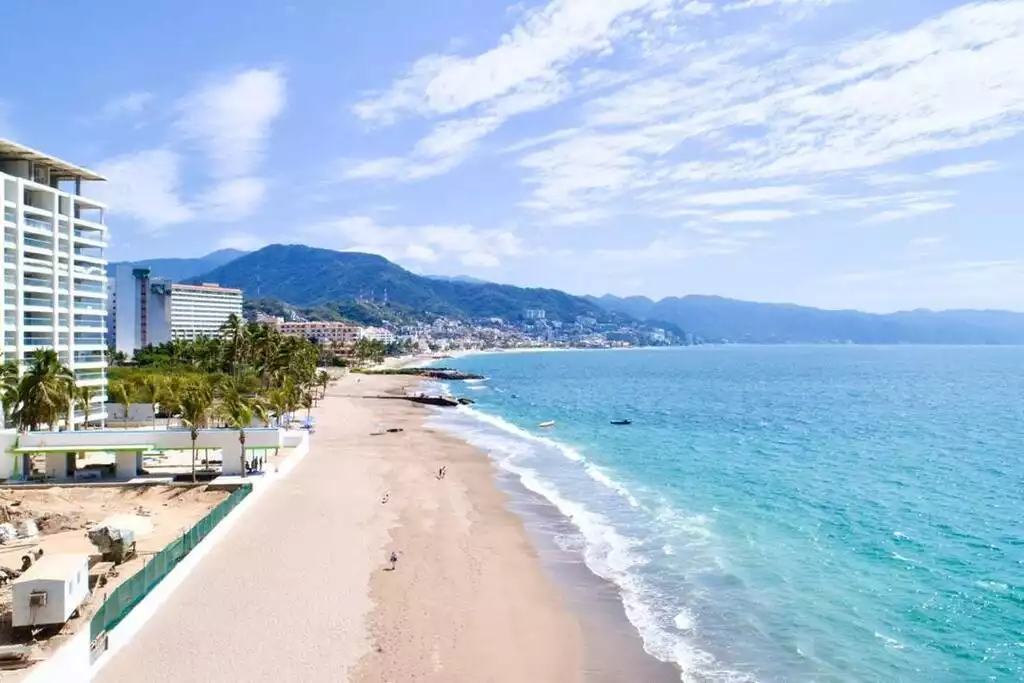 Don’t be fooled into staying “near the beach” or “blocks from the beach” when you can have DIRECT BEACH ACCESS