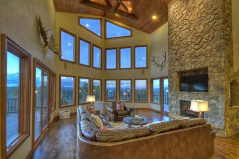 Living Room with views all around