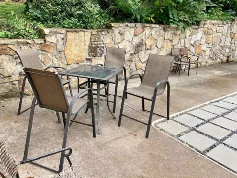 2 Spacious Homes (6BR/5BA) near Knoxville Airport