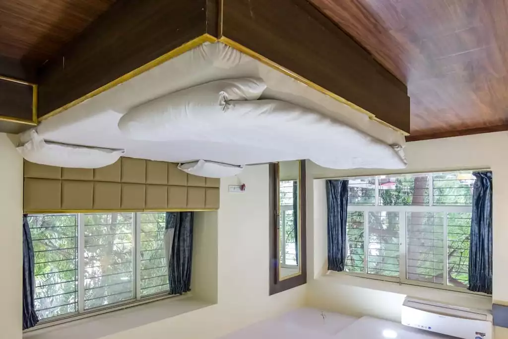 Stylish AC studio with kitchen in Koregaon Park