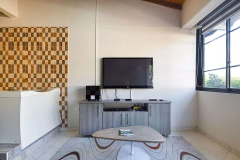 2 Bedroom Combo 2 Hot tubs AC Security Wifi #40