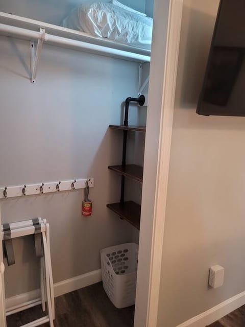 MB 2 Closet