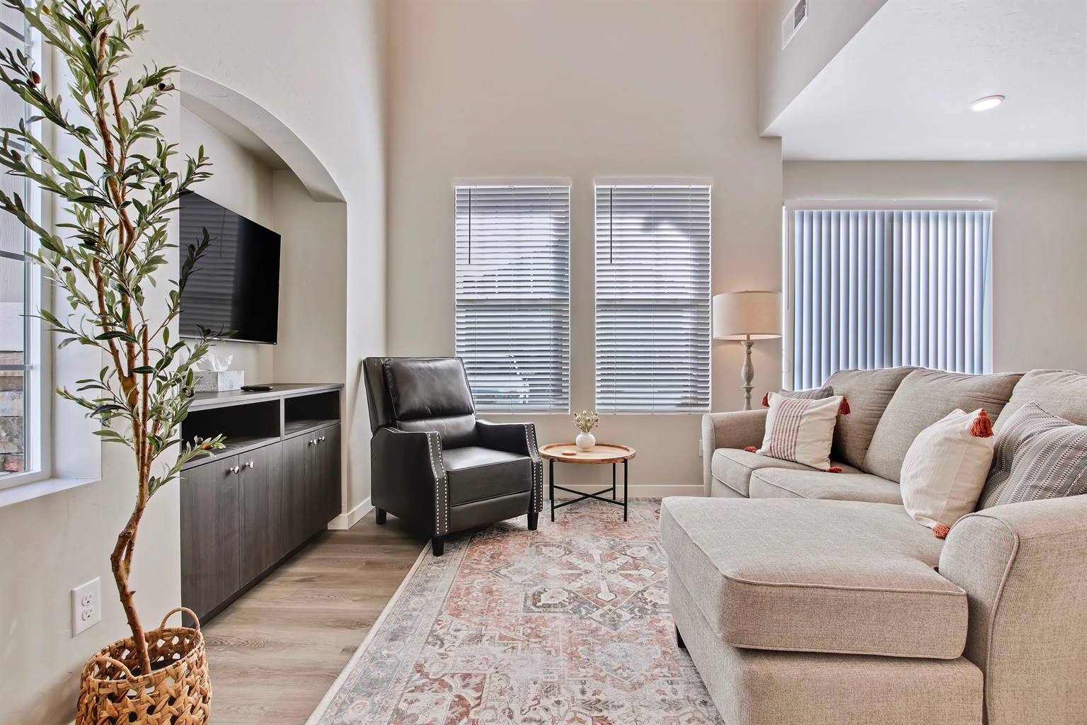 or-hounslow-way-or-sophisticated-3-bedroom-townhome-or-nampa-or/