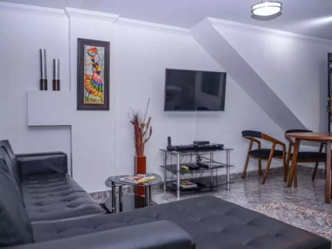 4 Bedroom Combo two apartments two hot tubs Lleras