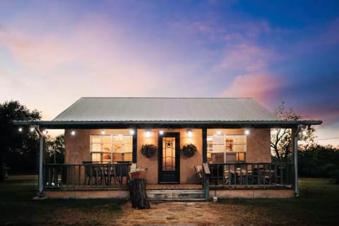 Come soak in the peace and quiet of our South Texas Hideaway.
