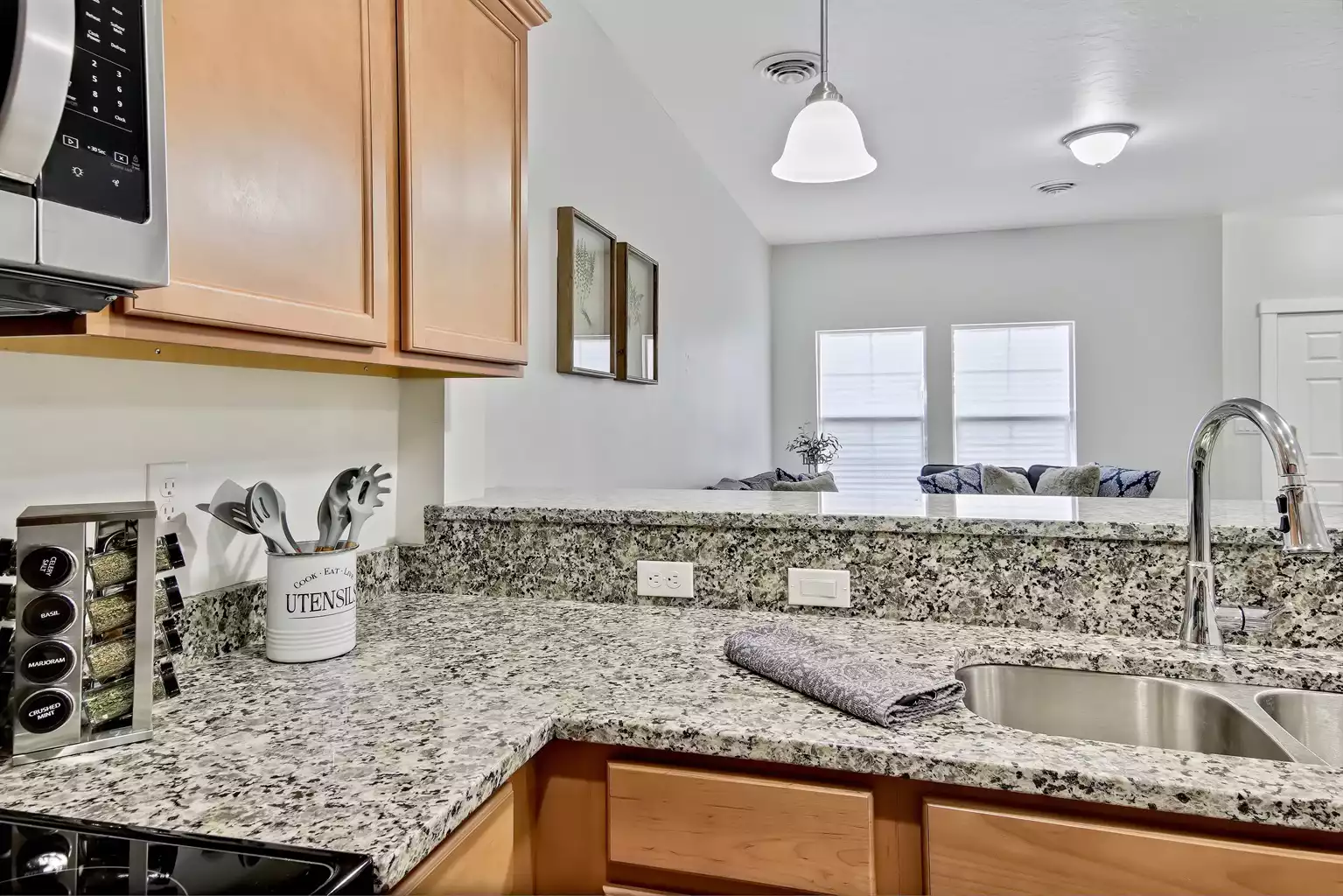 charming-centrally-located-boise-meridian-townhome/