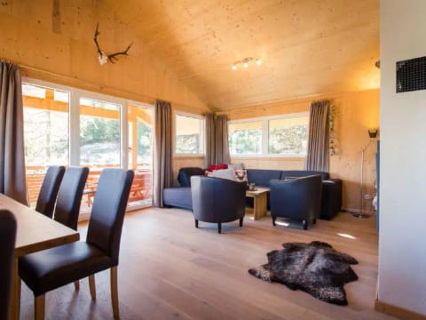 #21 mit IR-Sauna und Whirlpool